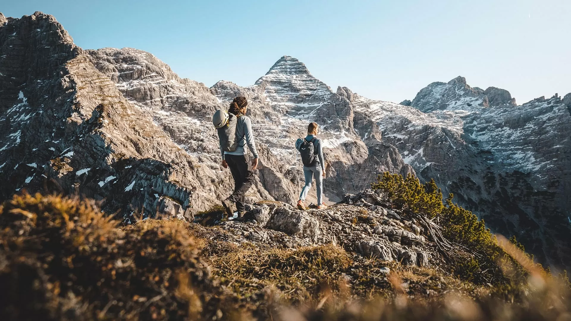 hd-Alpines-Wandern-am-Nuaracher-Hoehenweg-im-PillerseeTal-2Cgartnermathaeus